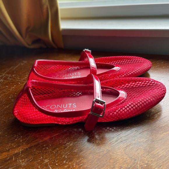 Coconuts by Matisse Red Mesh Flats - Picture 1 of 2